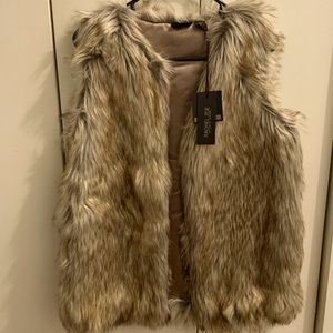 CHIC FUR VEST (RACHEL ZOE)